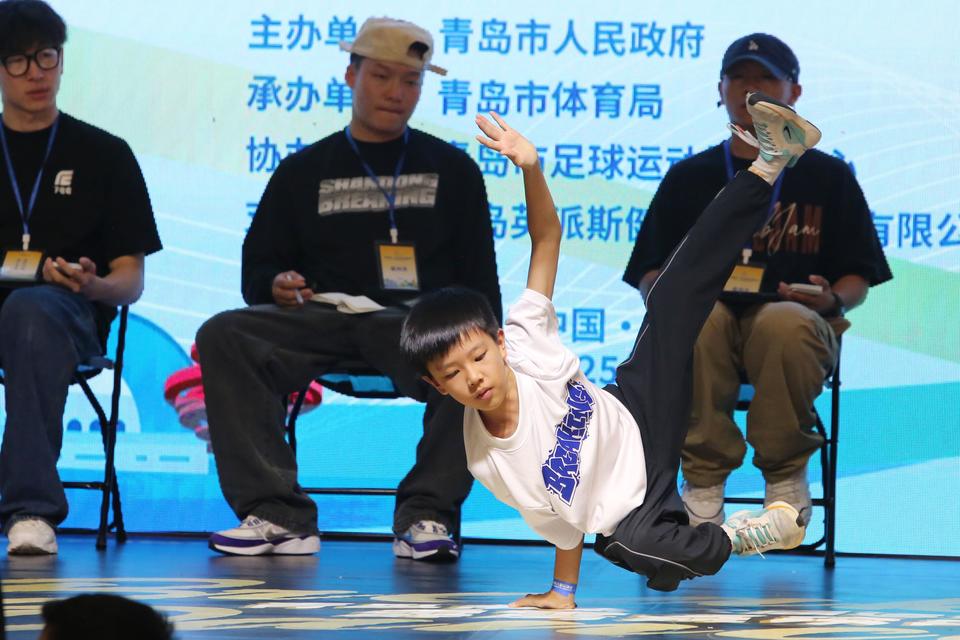 舞成功举办, 炫酷