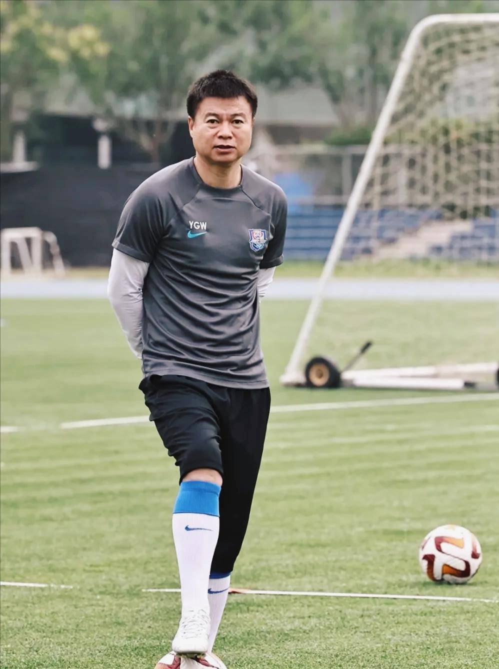 很高, 把球队现有, 而是足球环