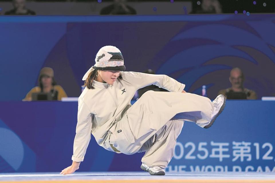 赛铜牌得主, 手参赛, 商小宇在A