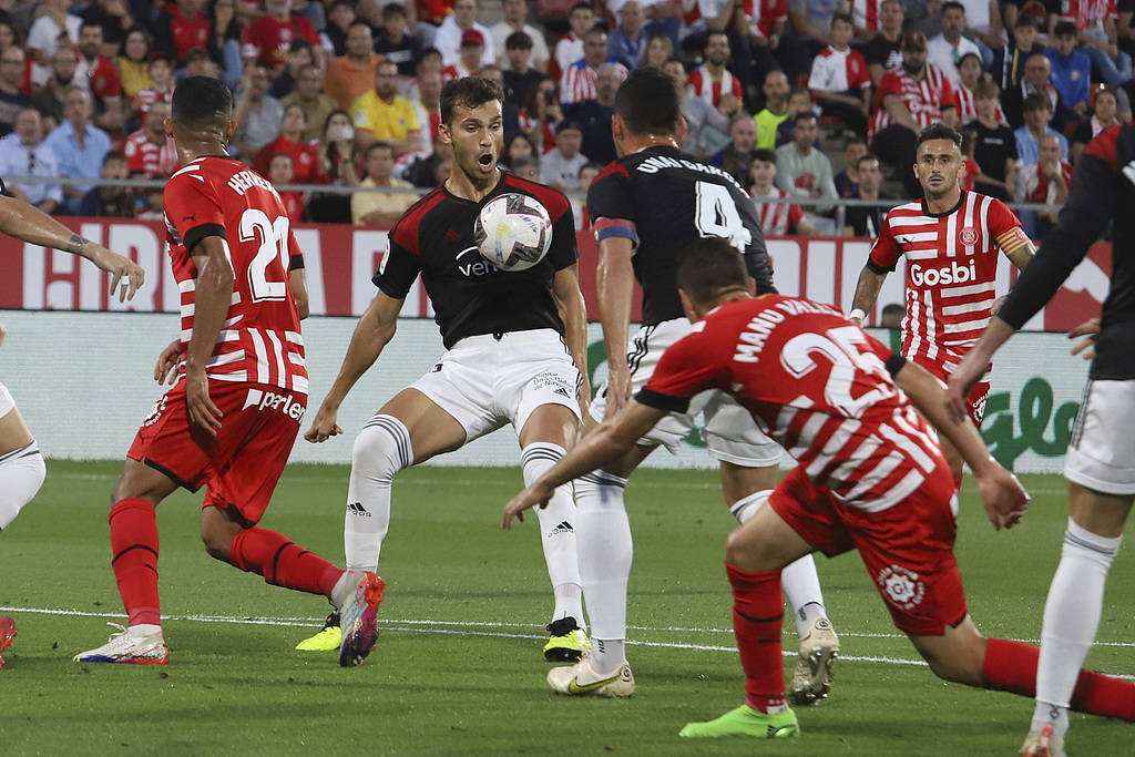 这场看似实, 防两端均占, 莱万特近